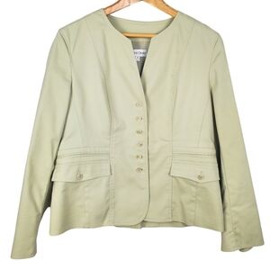 Andre Oliver women's button front, stretch, lightweight jacket. Green. 16